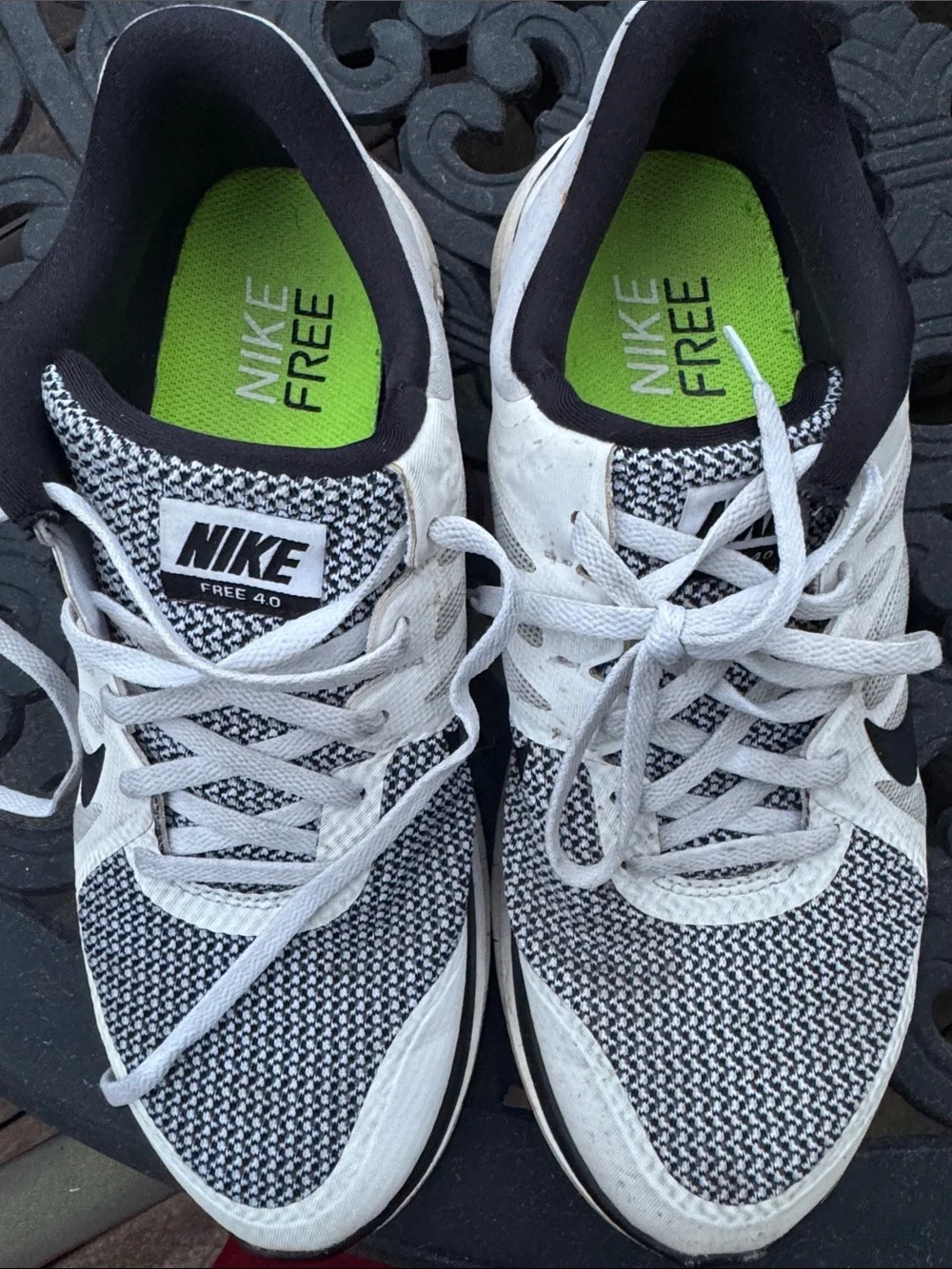 Nike Knit Running Sneakers in White, Black and Green